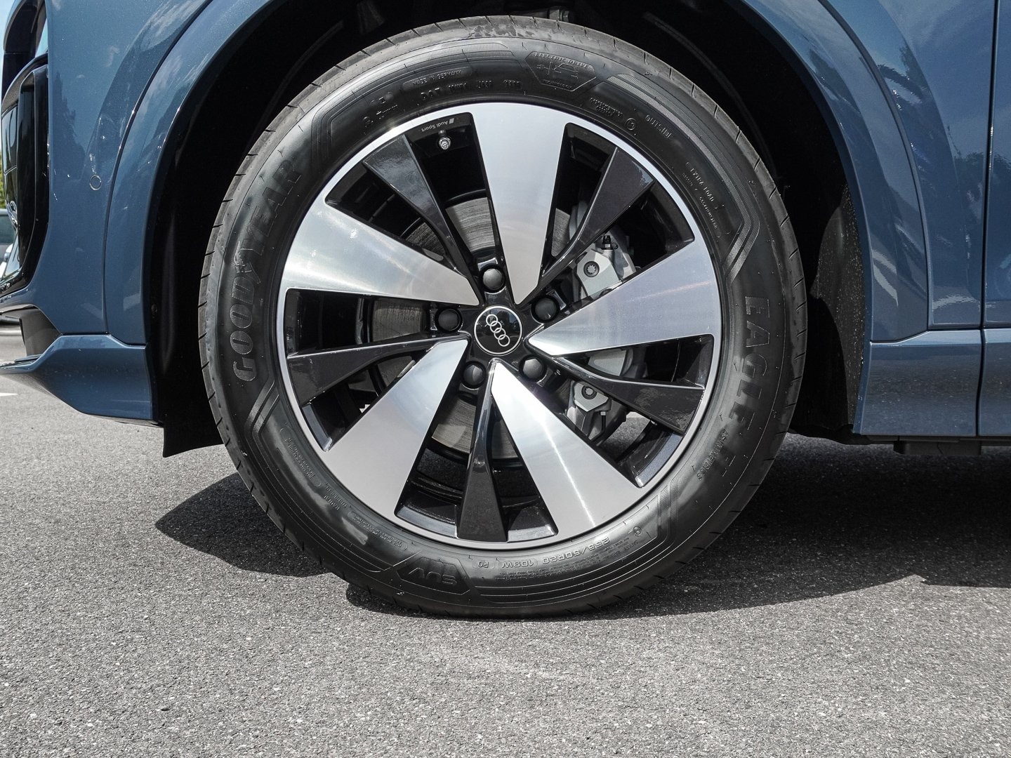 Bild über Audi Q6 Sportback e-tron S line business e-tron performance 225 kW - für weitere Informationen kontaktieren Sie den Audi Partner