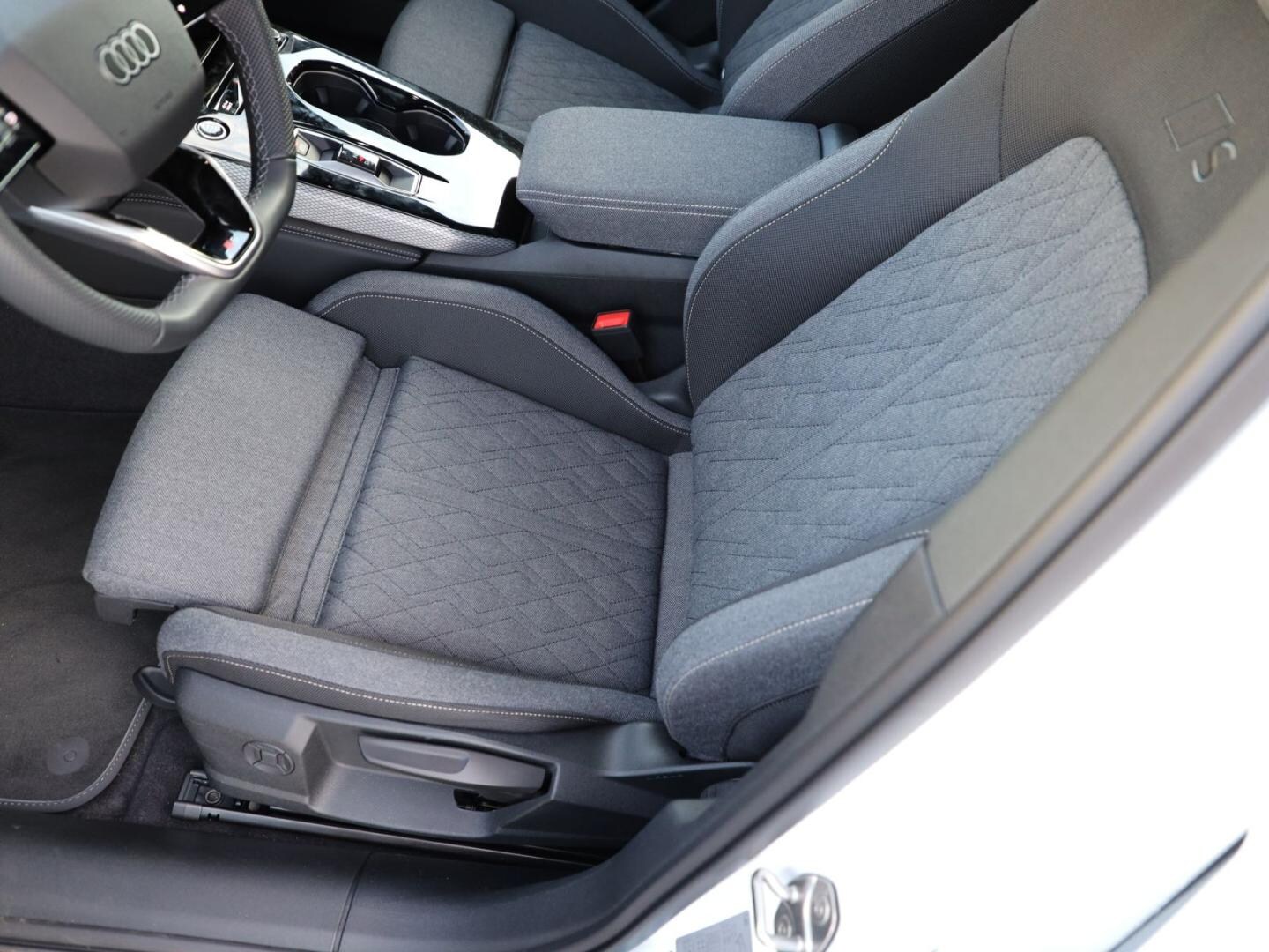 Bild über Audi A5 Avant TDI 150 kW S tronic - für weitere Informationen kontaktieren Sie den Audi Partner