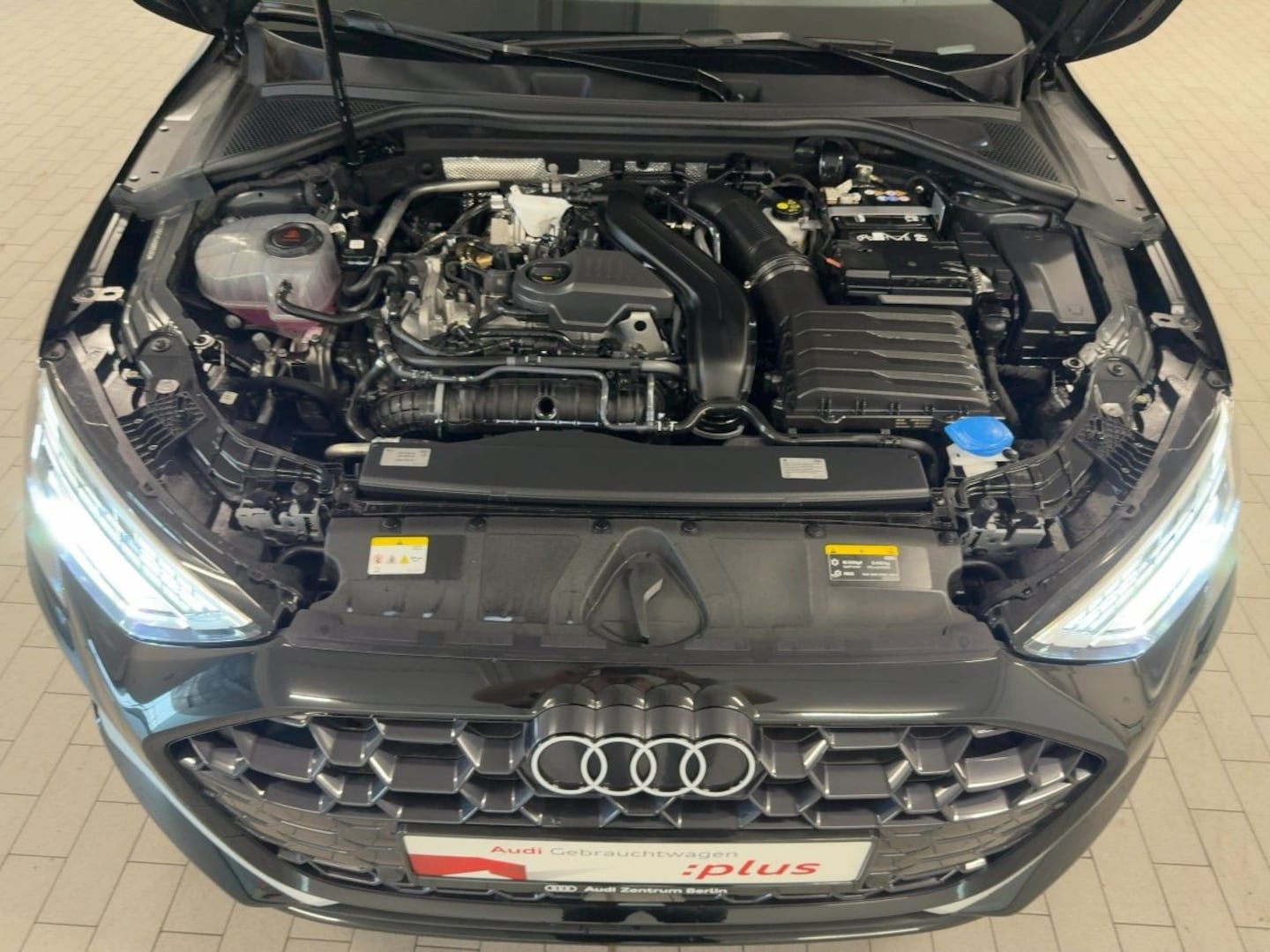Bild über Audi A3 Sportback advanced 30 TFSI S tronic - für weitere Informationen kontaktieren Sie den Audi Partner