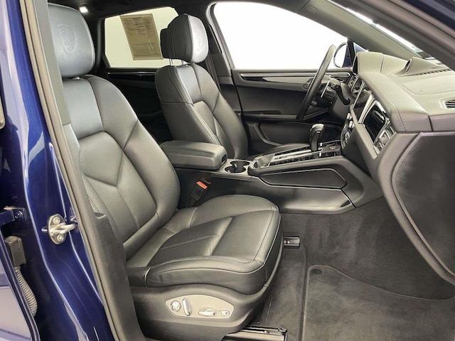 2023 Porsche Macan Base - Photo 23