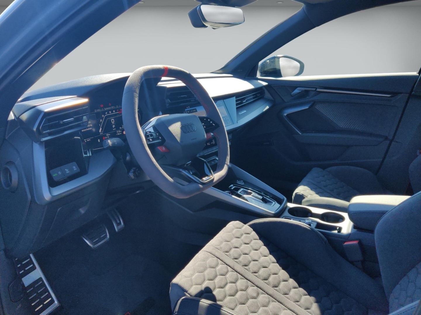Bild über Audi RS 3 Sportback TFSI quattro 294 kW S tronic - für weitere Informationen kontaktieren Sie den Audi Partner