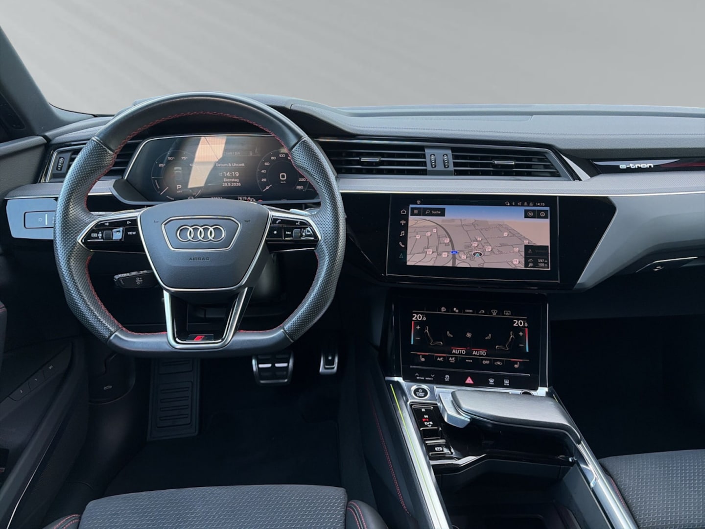 Bild über Audi Q8 e-tron S line 50 e-tron quattro - für weitere Informationen kontaktieren Sie den Audi Partner