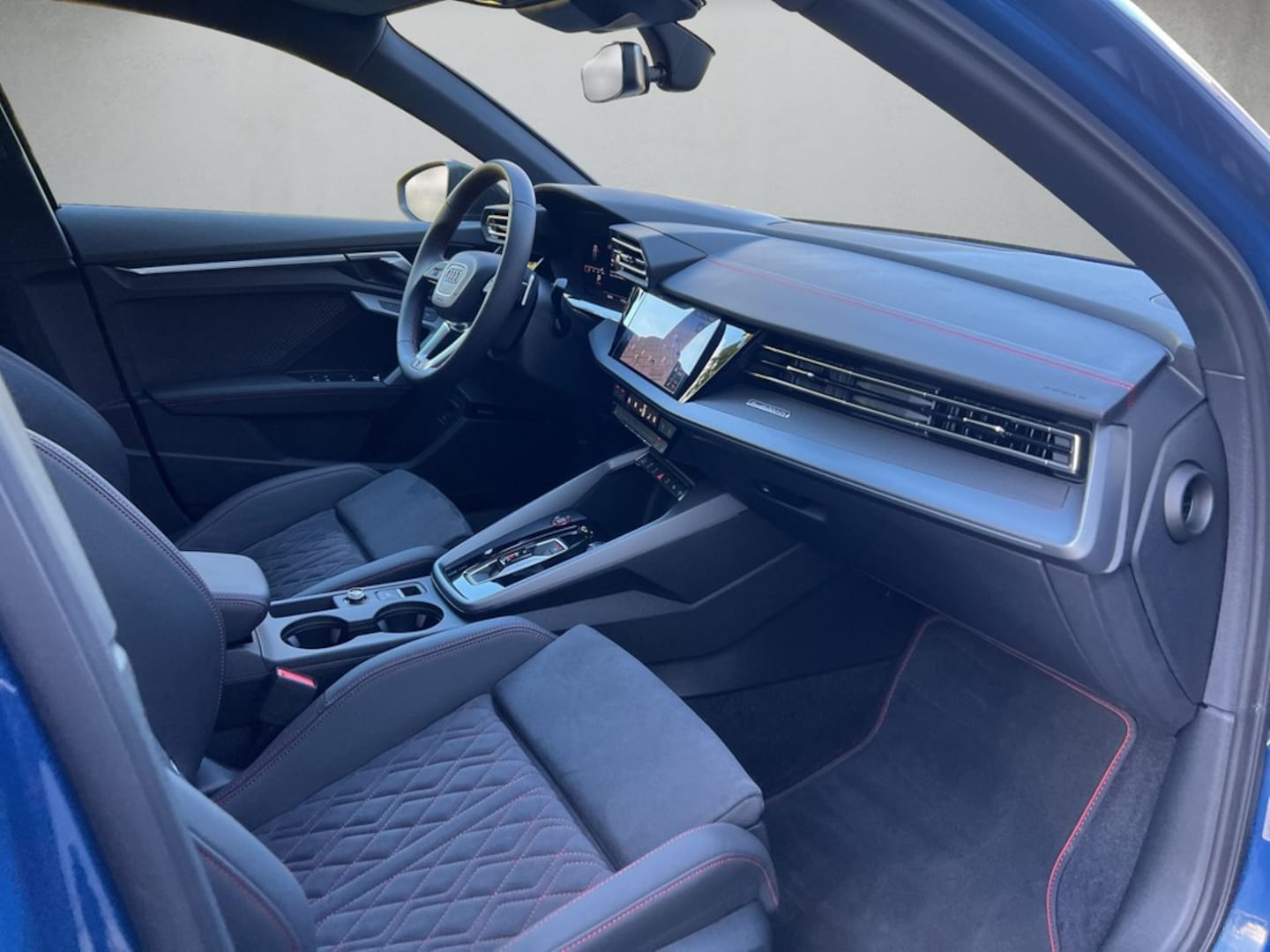 Bild über Audi S3 Sportback TFSI quattro S tronic - für weitere Informationen kontaktieren Sie den Audi Partner