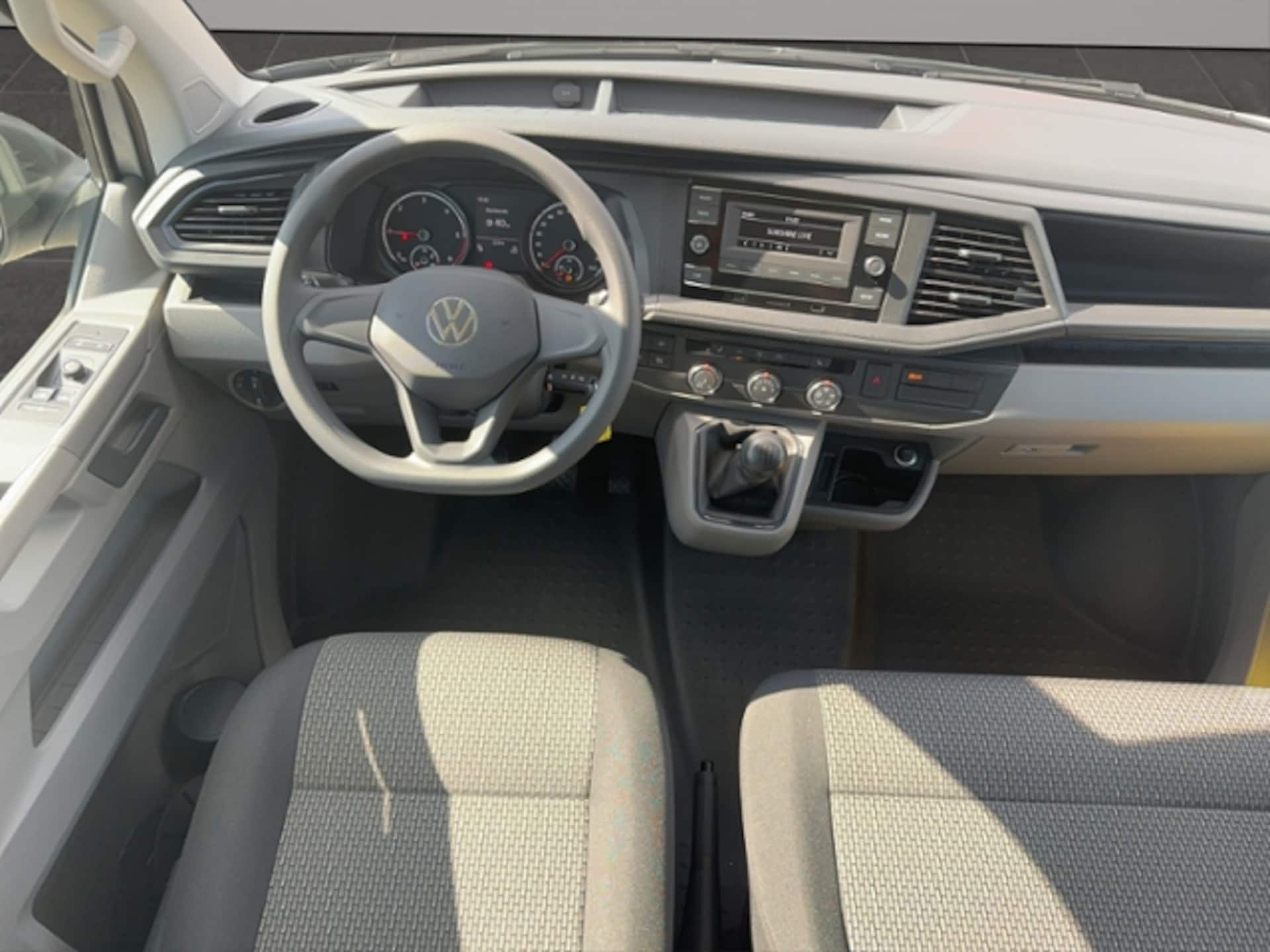 Volkswagen T6.1 Transporter Kombi langer Radstand