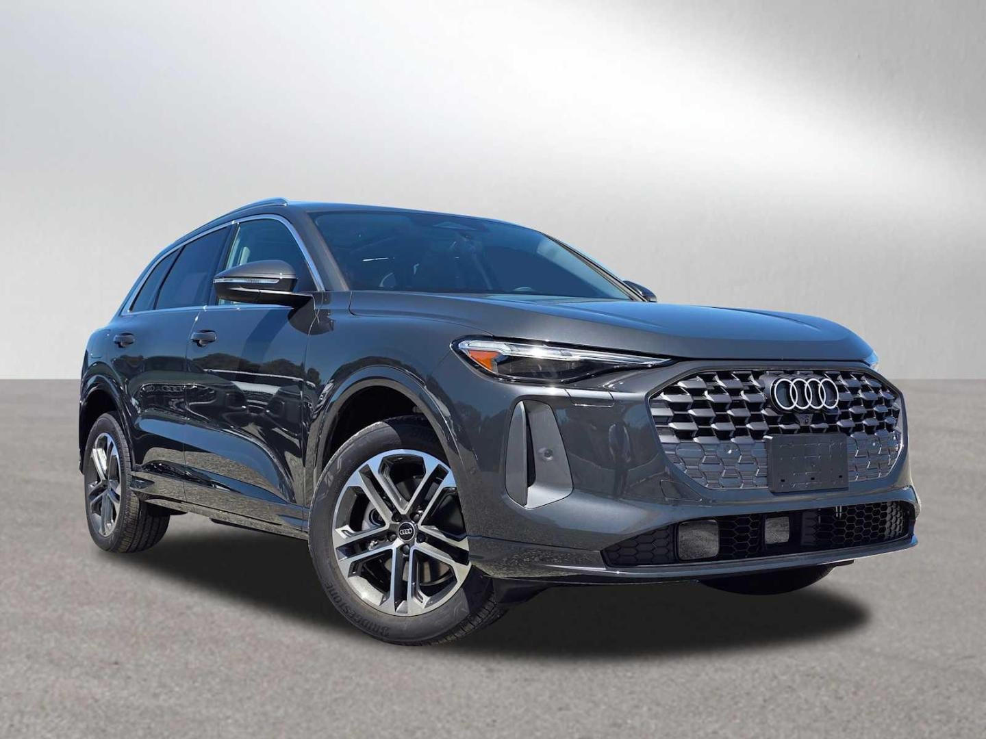 2026 Audi Q5 Premium Plus quattro's photo