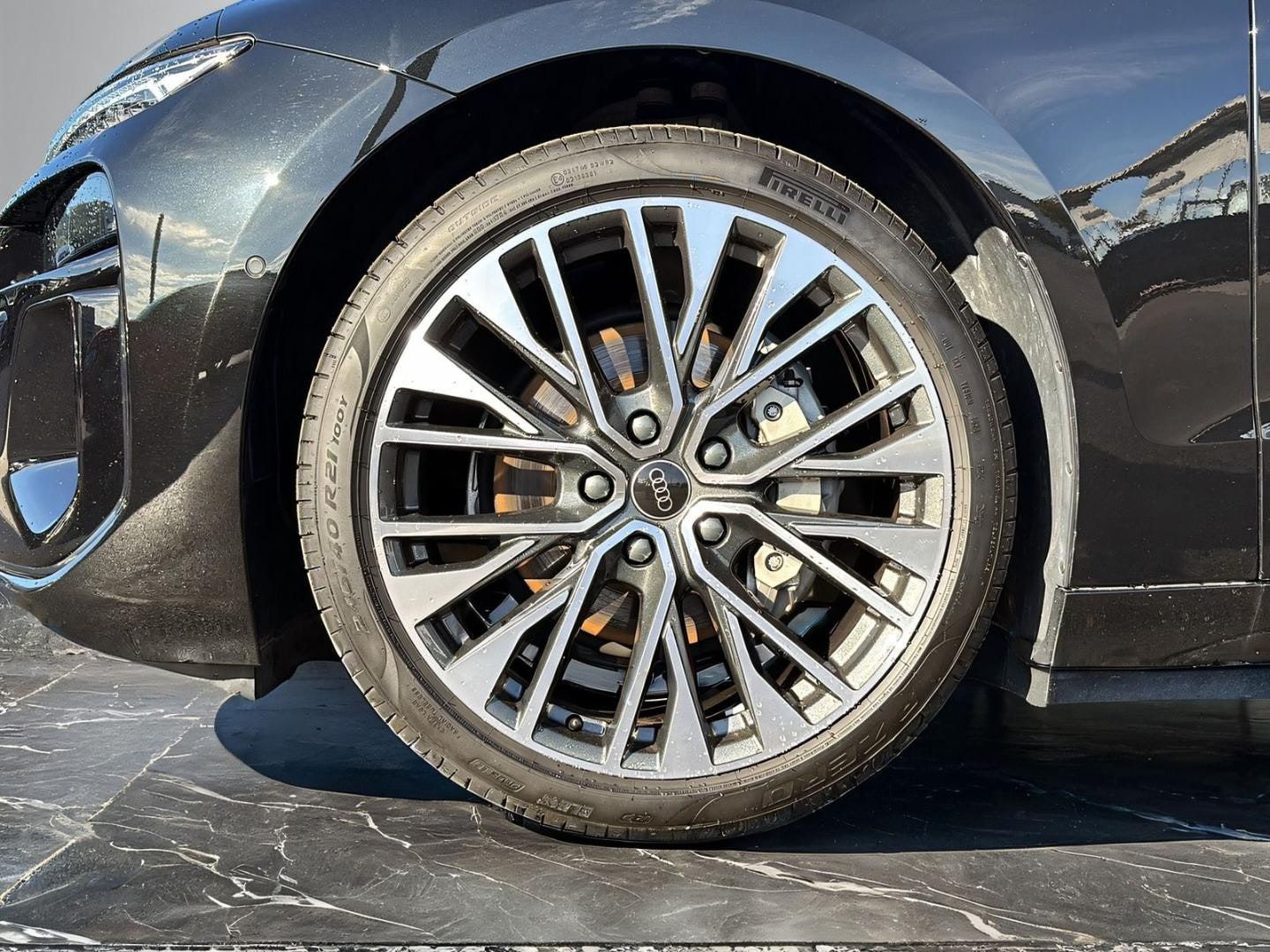 Bild über Audi A6 Avant e-tron e-tron quattro - für weitere Informationen kontaktieren Sie den Audi Partner