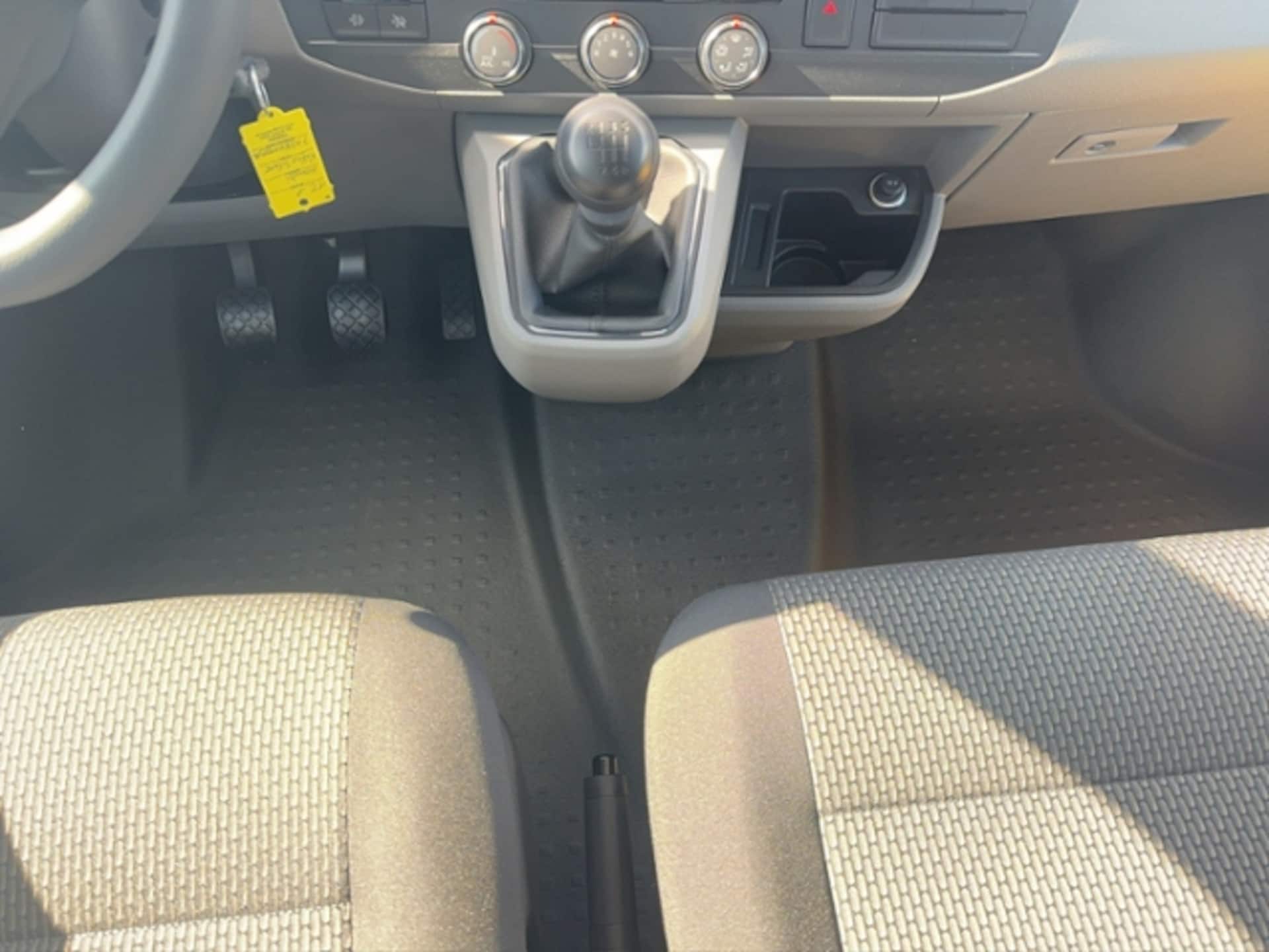 Volkswagen T6.1 Transporter Kombi langer Radstand