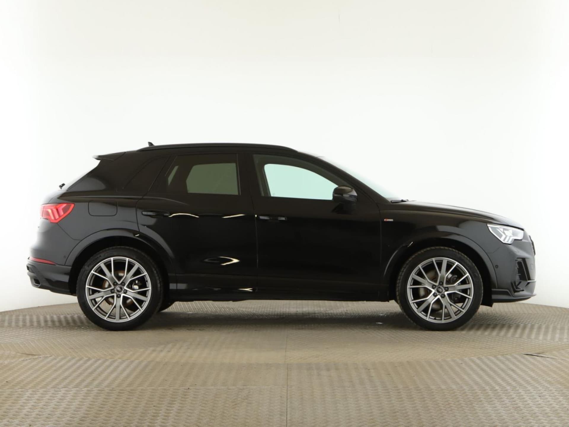 Audi Q3 SUV S line