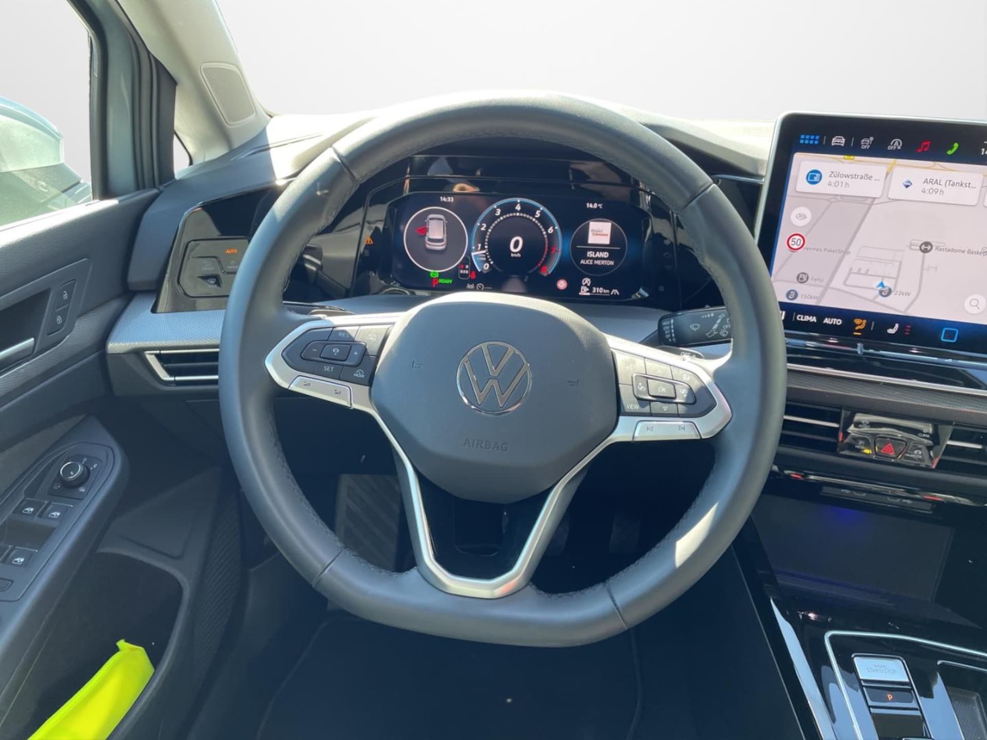 Volkswagen Golf Style