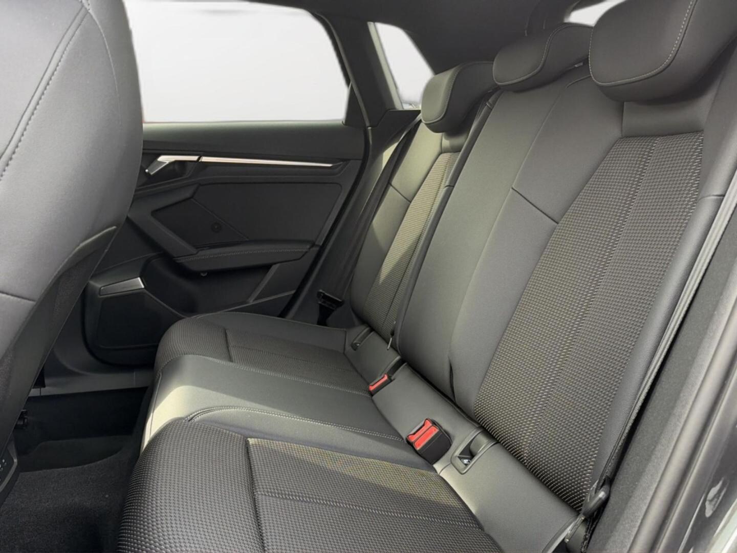 Bild über Audi A3 Sportback S line 30 TFSI S tronic - für weitere Informationen kontaktieren Sie den Audi Partner
