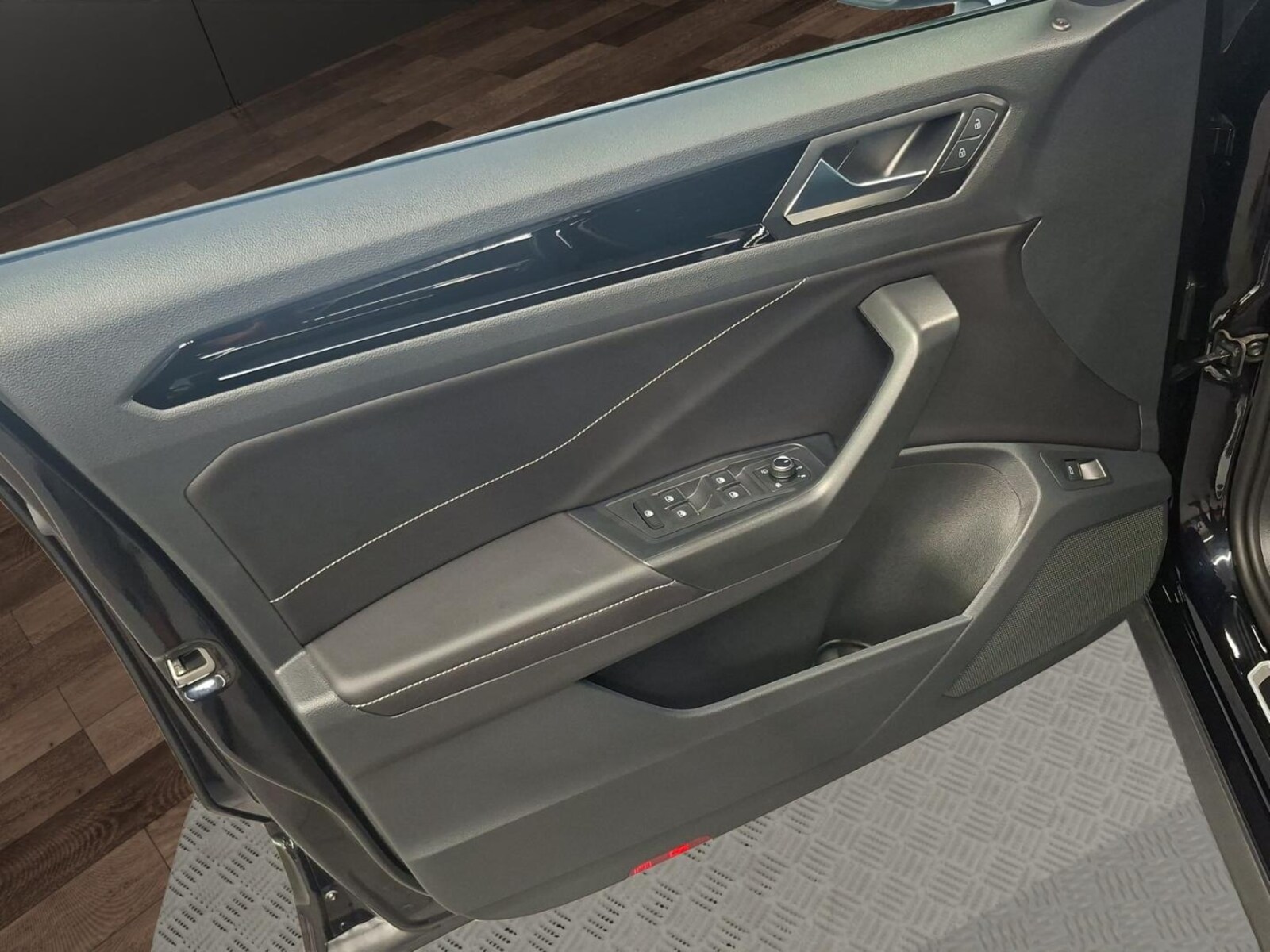 Volkswagen T-Roc – Bild 12