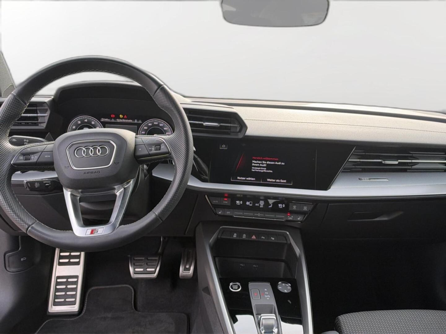 Bild über Audi A3 Sportback S line 30 TFSI S tronic - für weitere Informationen kontaktieren Sie den Audi Partner