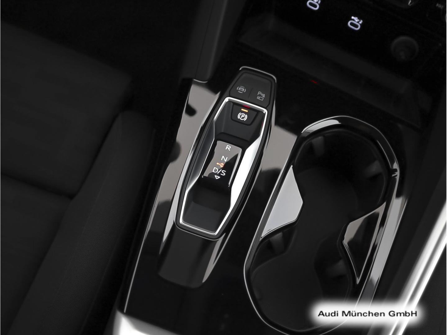 Bild über Audi Q5 Sportback TDI quattro 150 kW S tronic - für weitere Informationen kontaktieren Sie den Audi Partner