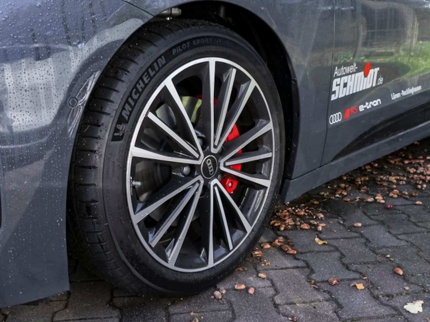 Bild über Audi A6 Avant e-tron S line business e-tron performance 270 kW - für weitere Informationen kontaktieren Sie den Audi Partner