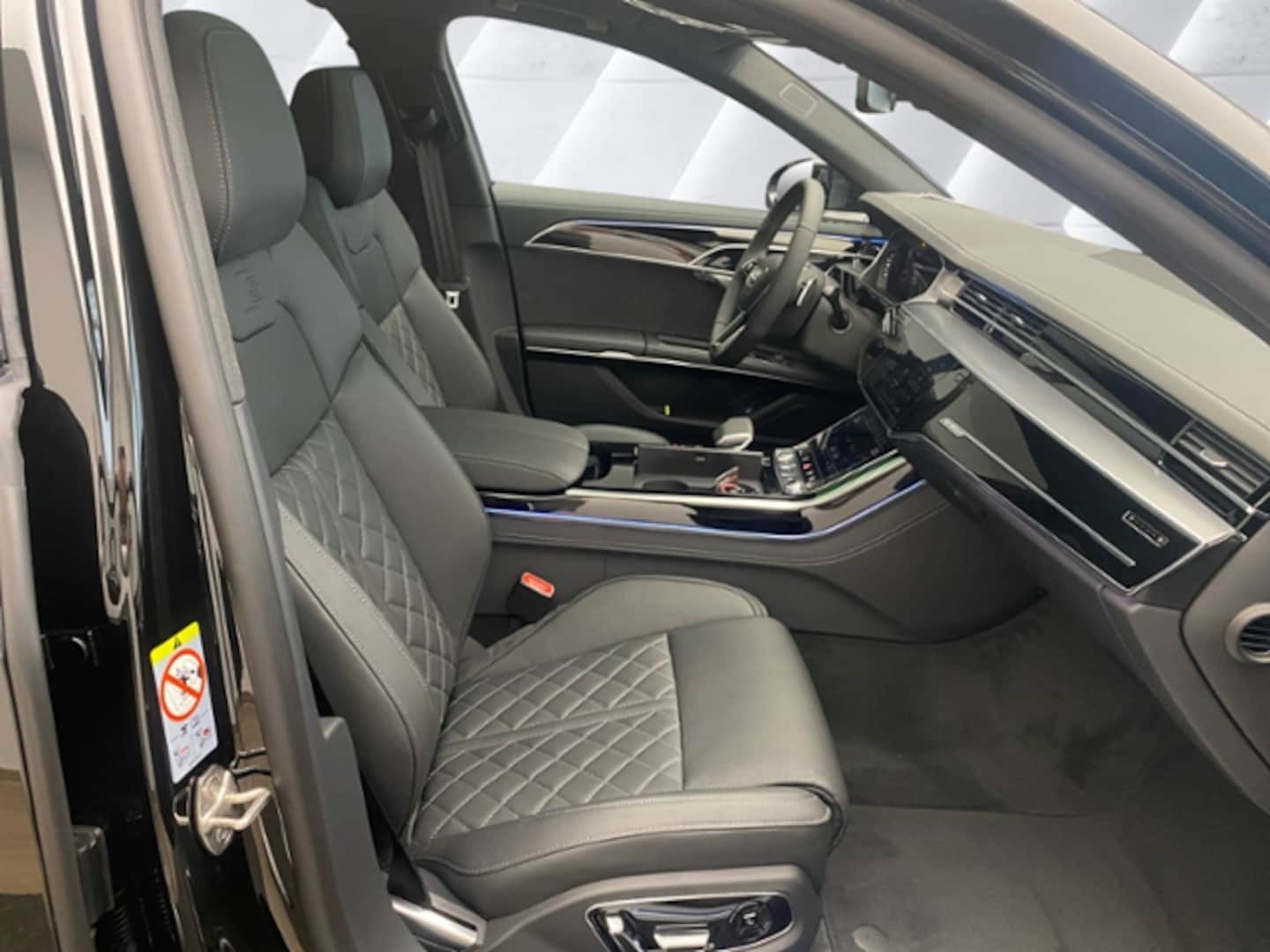 Bild über Audi A8 50 TDI quattro tiptronic - für weitere Informationen kontaktieren Sie den Audi Partner