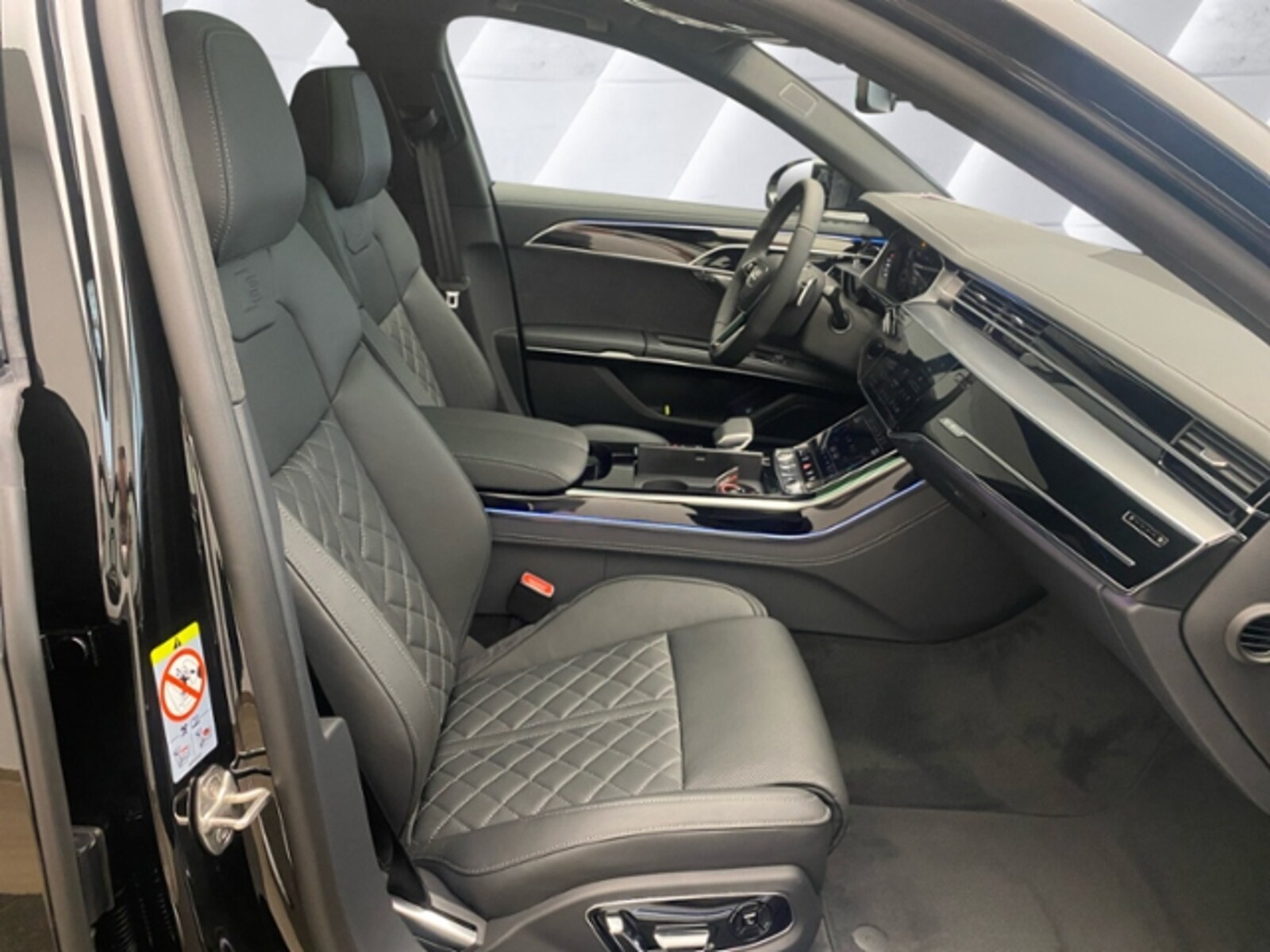 Audi A8 – Bild 15