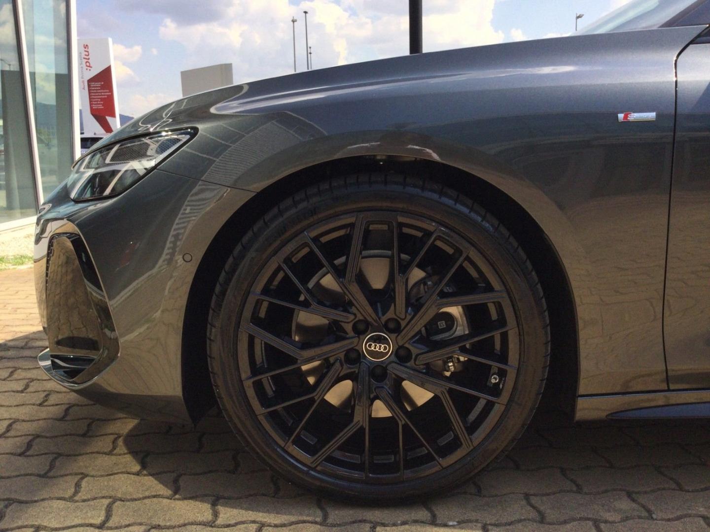 Image about Audi A6 Avant Edition one Bianco Ghiaccio o Grigio Daytona TDI quattro 150 kWS tronic