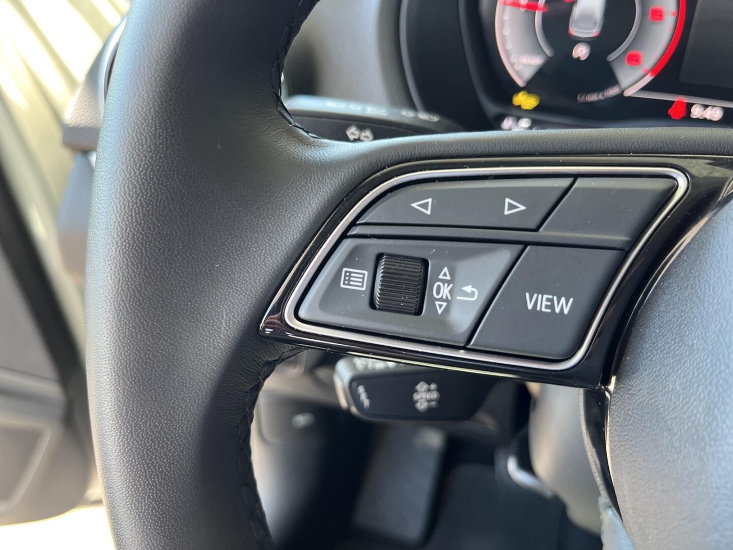 Bild über Audi Q2 S line 30 TDI Schaltgetriebe - für weitere Informationen kontaktieren Sie den Audi Partner
