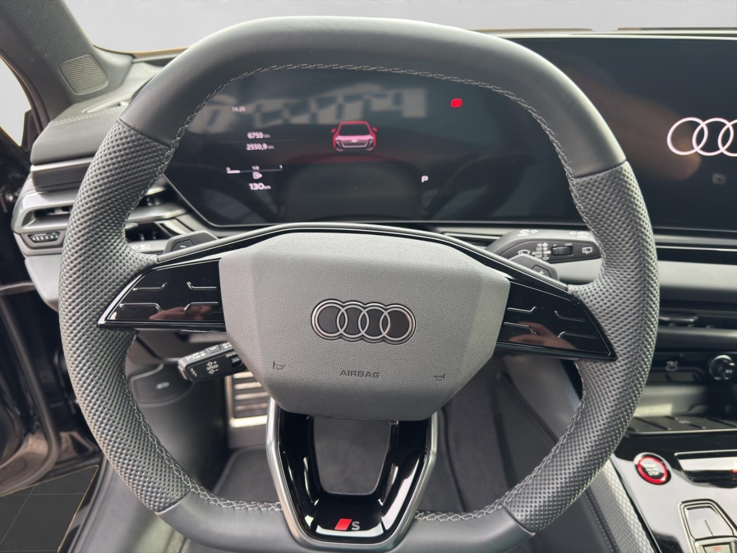 Bild über Audi A5 Avant TDI quattro 150 kW S tronic - für weitere Informationen kontaktieren Sie den Audi Partner