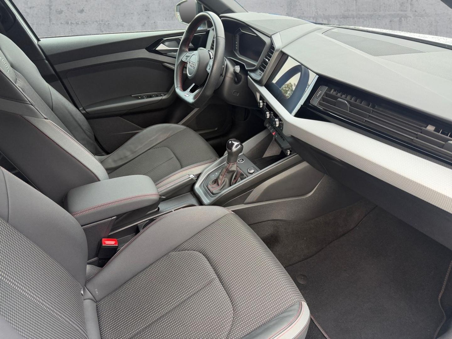 Bild über Audi A1 allstreet 35 TFSI S tronic - für weitere Informationen kontaktieren Sie den Audi Partner