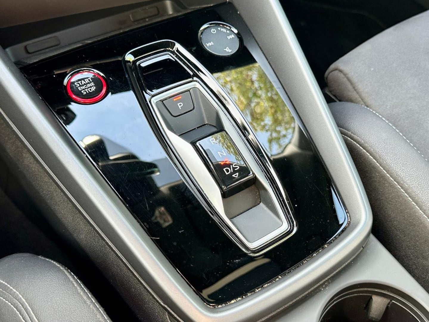 Bild über Audi S3 Limousine TFSI quattro S tronic - für weitere Informationen kontaktieren Sie den Audi Partner
