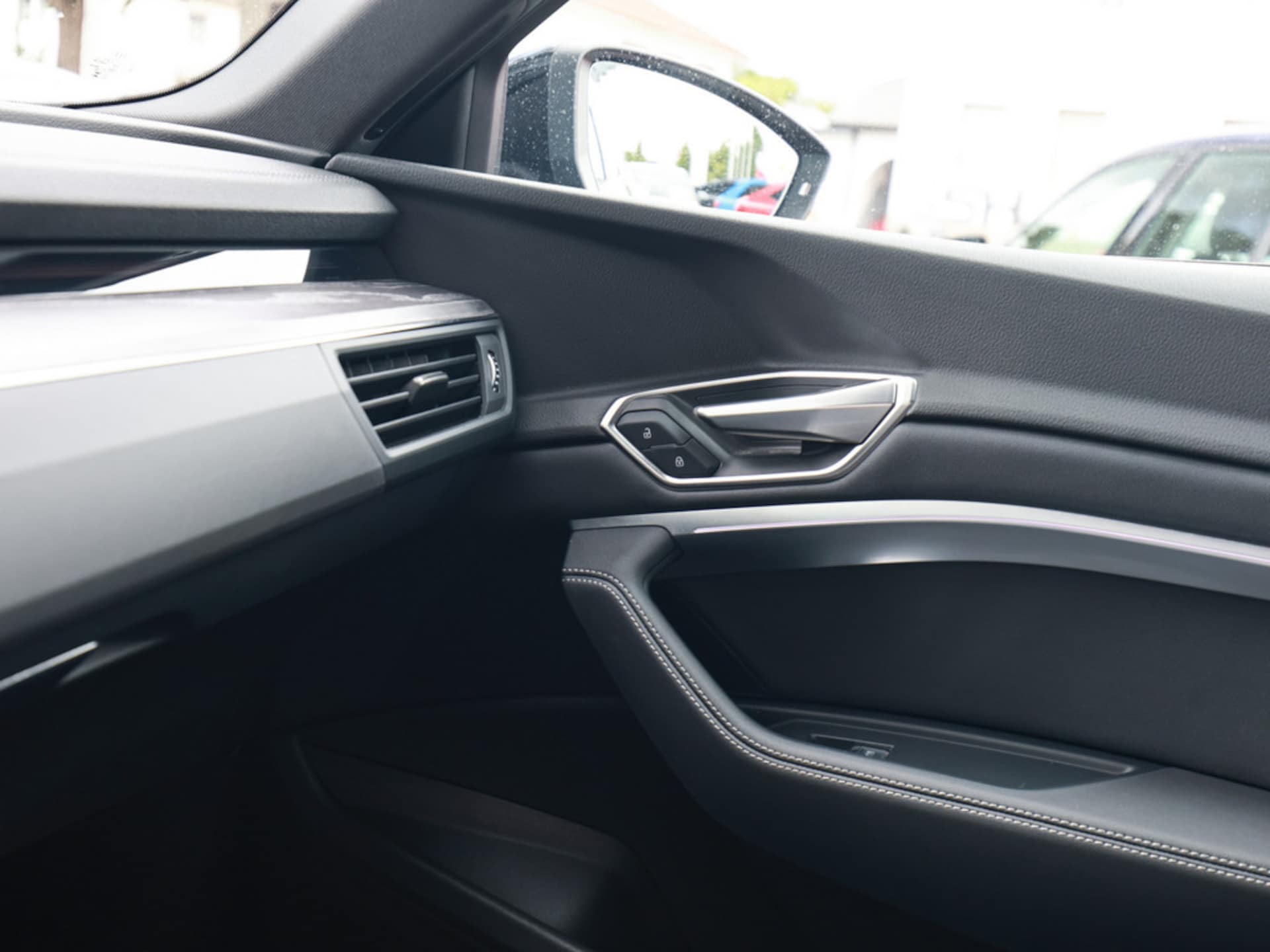 Audi Q8 Sportback e-tron S line