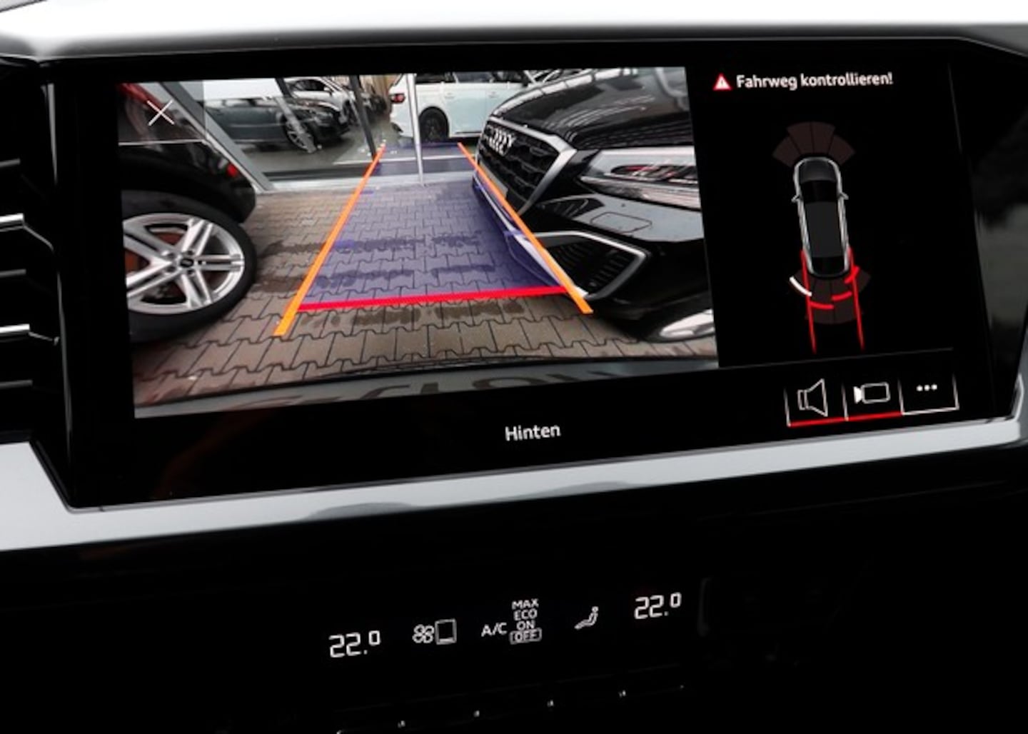 Bild über Audi Q4 Sportback e-tron 40 e-tron - für weitere Informationen kontaktieren Sie den Audi Partner