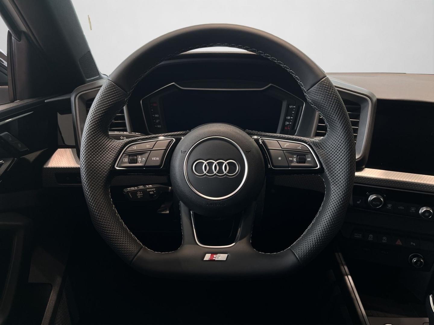 Bild über Audi A1 Sportback S line 30 TFSI S tronic - für weitere Informationen kontaktieren Sie den Audi Partner