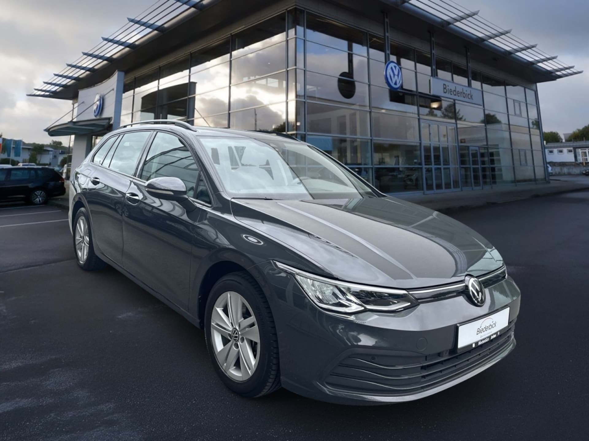 Volkswagen Golf Variant Life