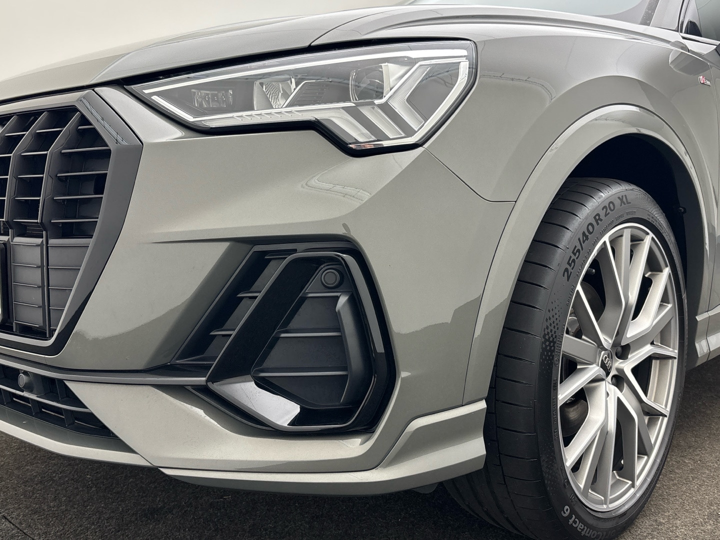 Bild über Audi Q3 S line 35 TFSI S tronic - für weitere Informationen kontaktieren Sie den Audi Partner
