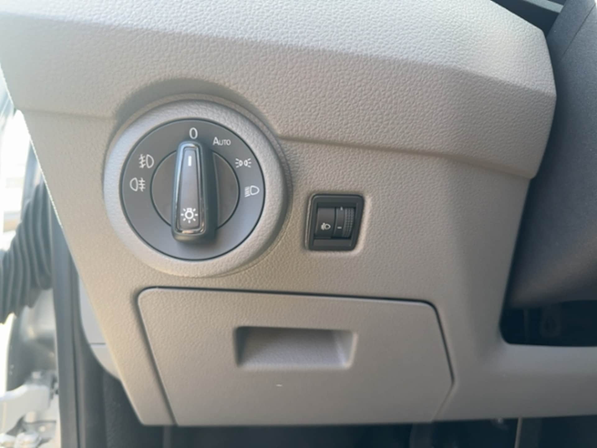 Volkswagen T6.1 Transporter Kombi langer Radstand