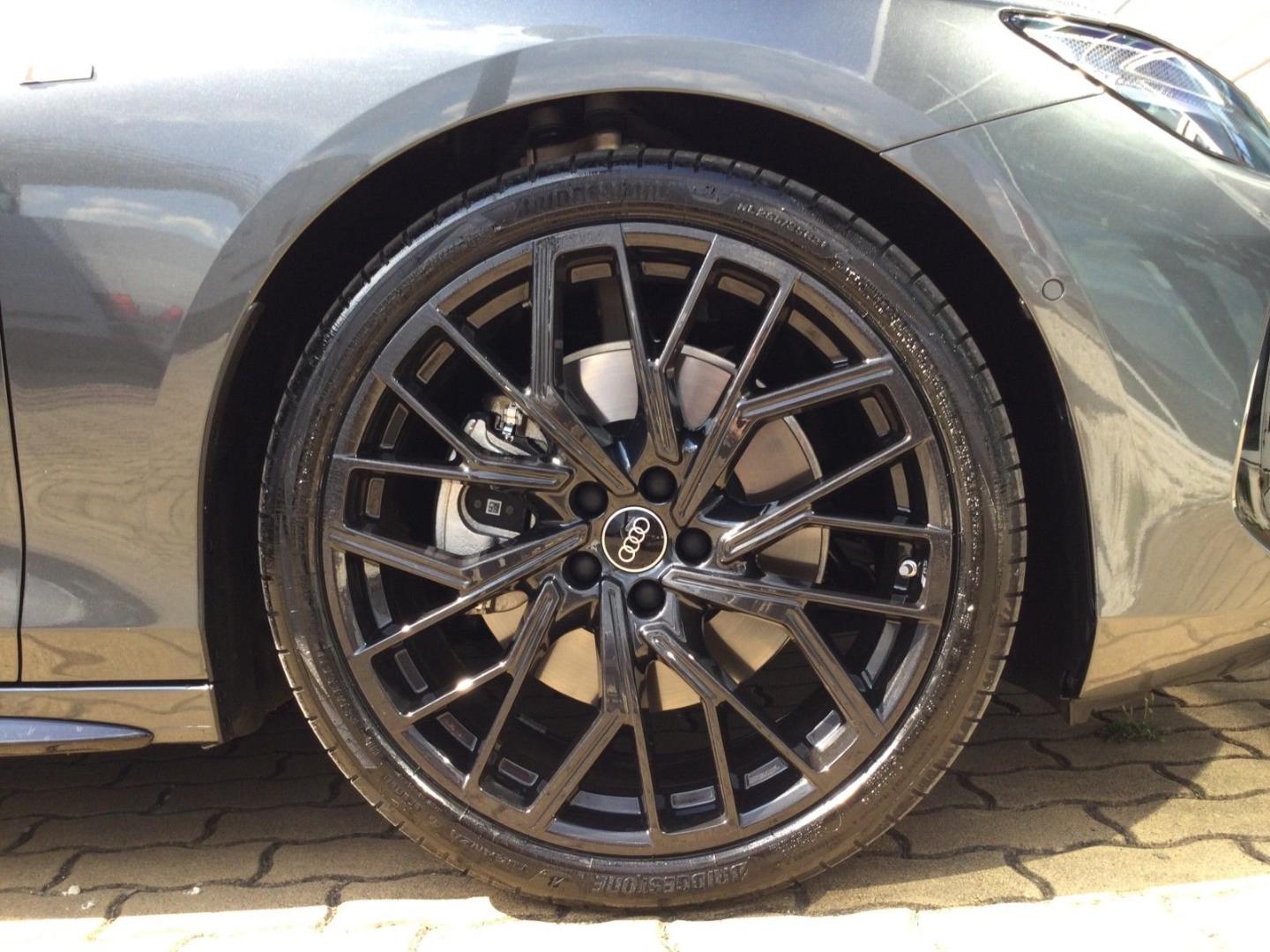 Image about Audi A6 Avant Edition one Bianco Ghiaccio o Grigio Daytona TDI quattro 150 kWS tronic