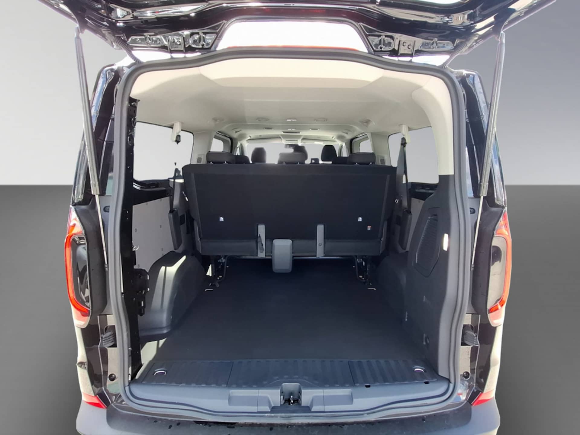 Volkswagen Transporter Kombi langer Radstand
