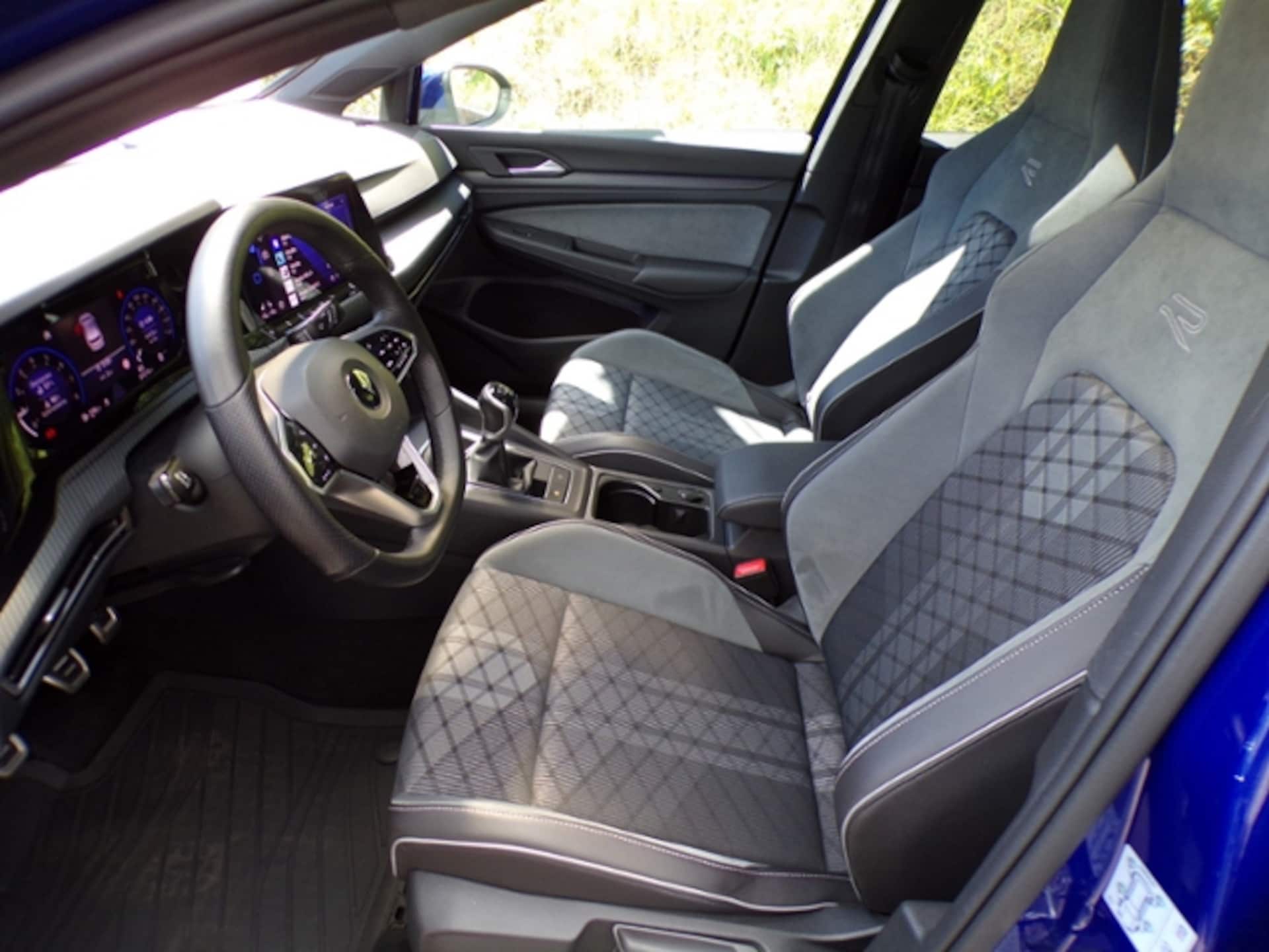 Volkswagen Golf R-Line