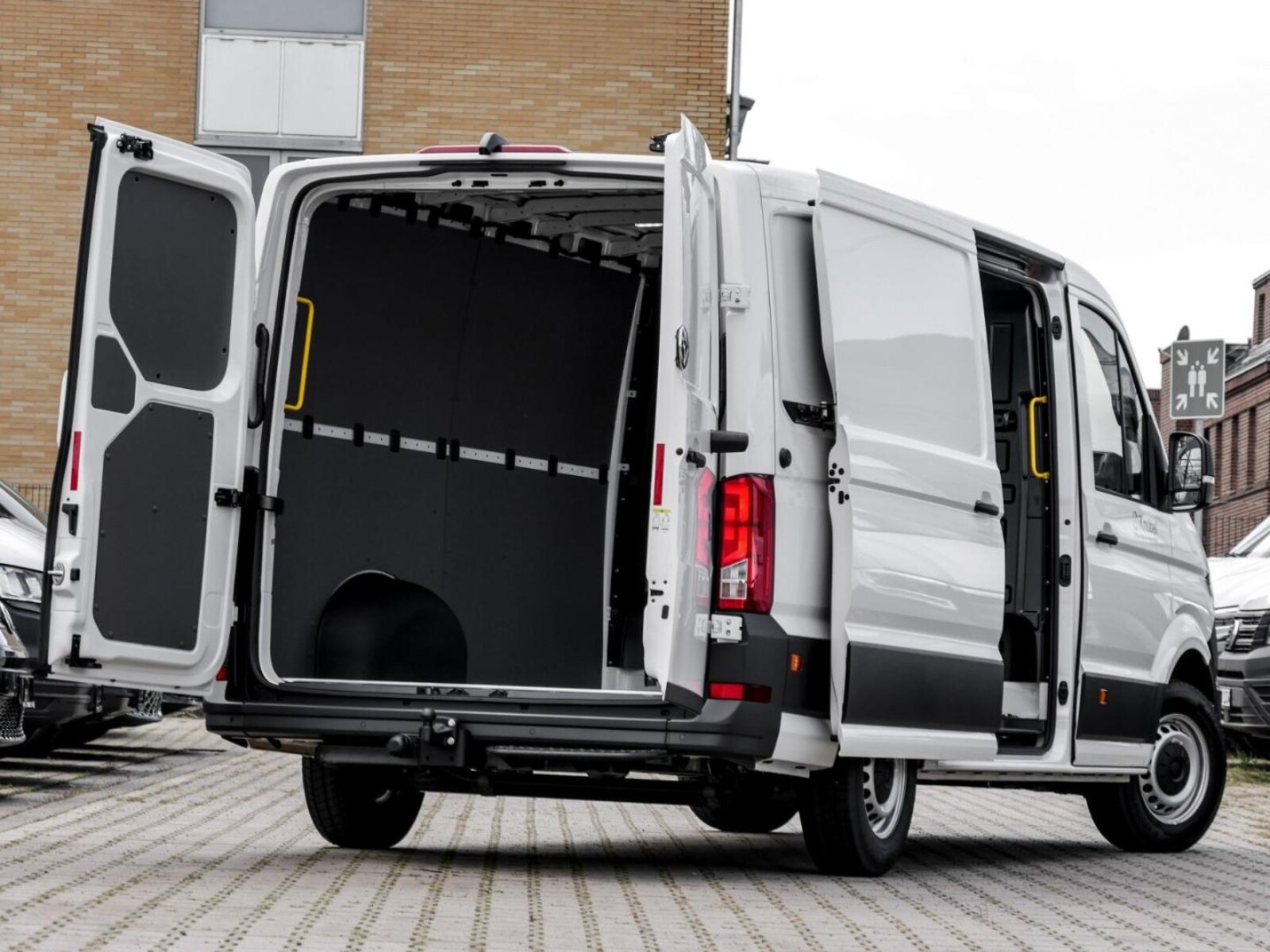 Volkswagen Crafter Kasten mittlerer Radstand – Bild 5