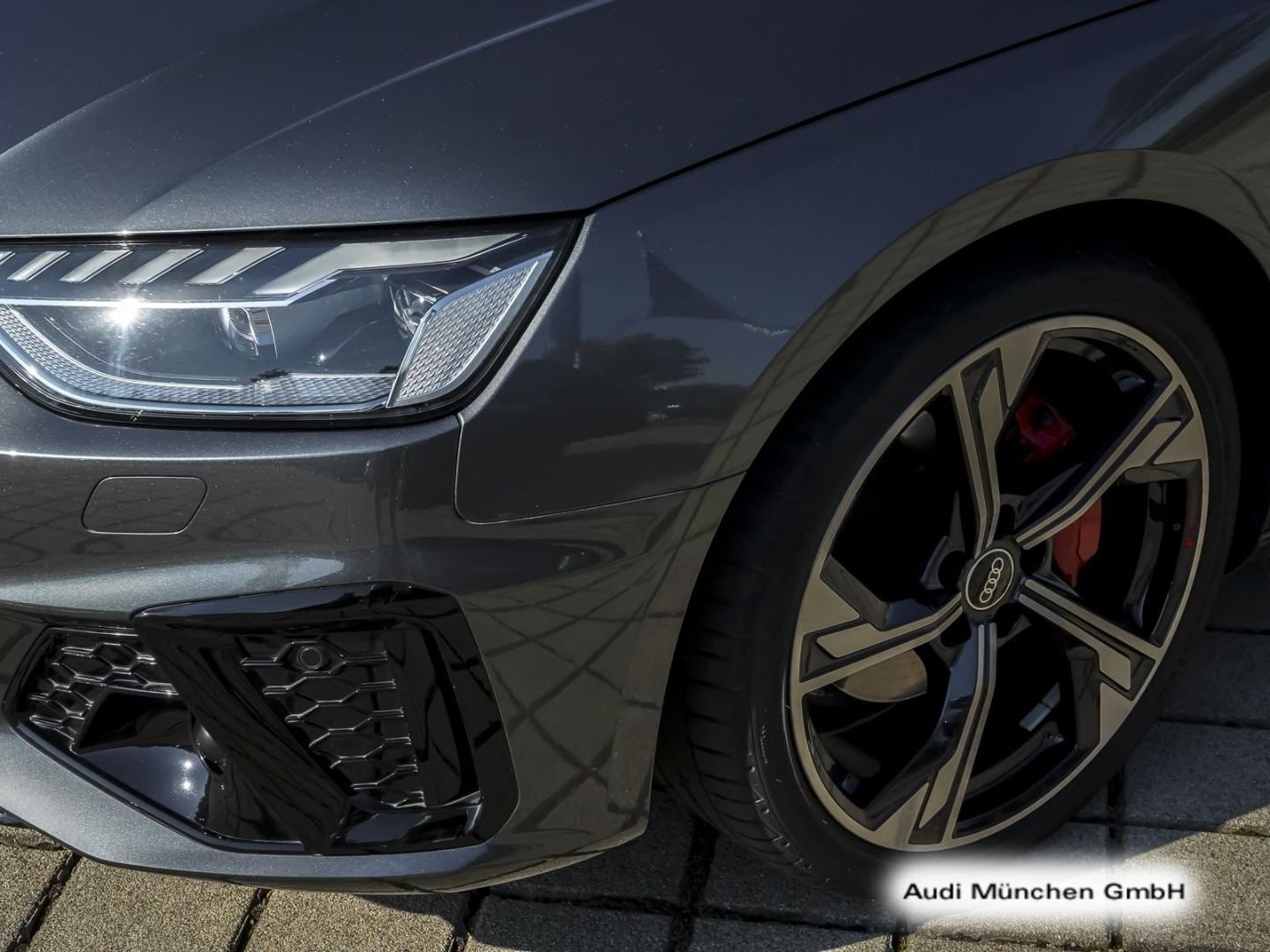 Bild über Audi A4 Avant S line 40 TFSI S tronic - für weitere Informationen kontaktieren Sie den Audi Partner