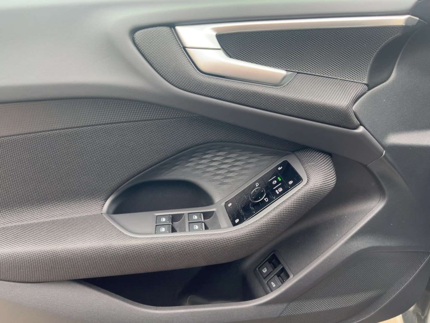 Bild über Audi A5 Avant e-hybrid e-hybrid quattro 220 kW S tronic - für weitere Informationen kontaktieren Sie den Audi Partner