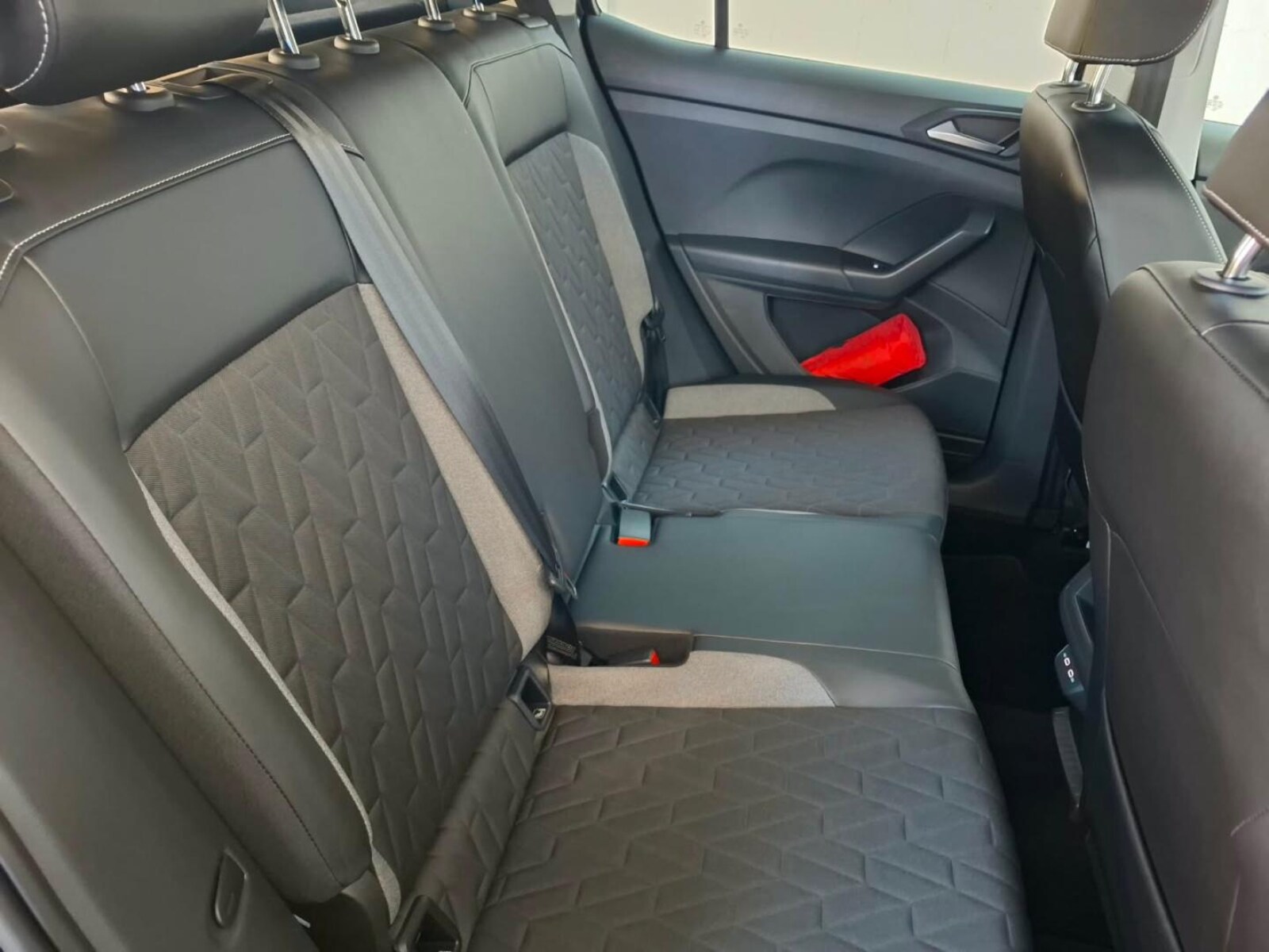 Volkswagen T-Cross – Bild 11