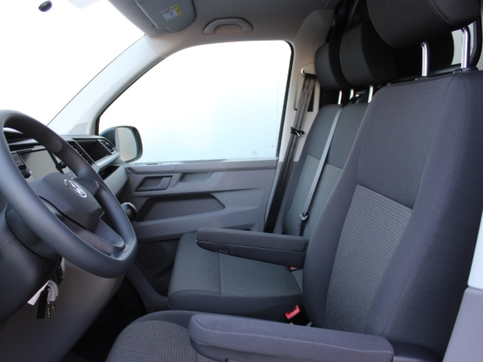 Volkswagen T6.1 Transporter Kasten kurzer Radstand – Bild 7
