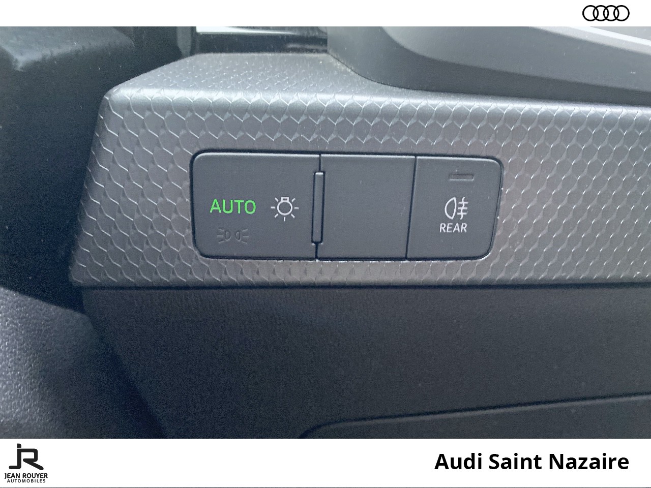 Image about Audi A1 citycarver Design 30 TFSI 85 kW (116 ch) 6 vitesses