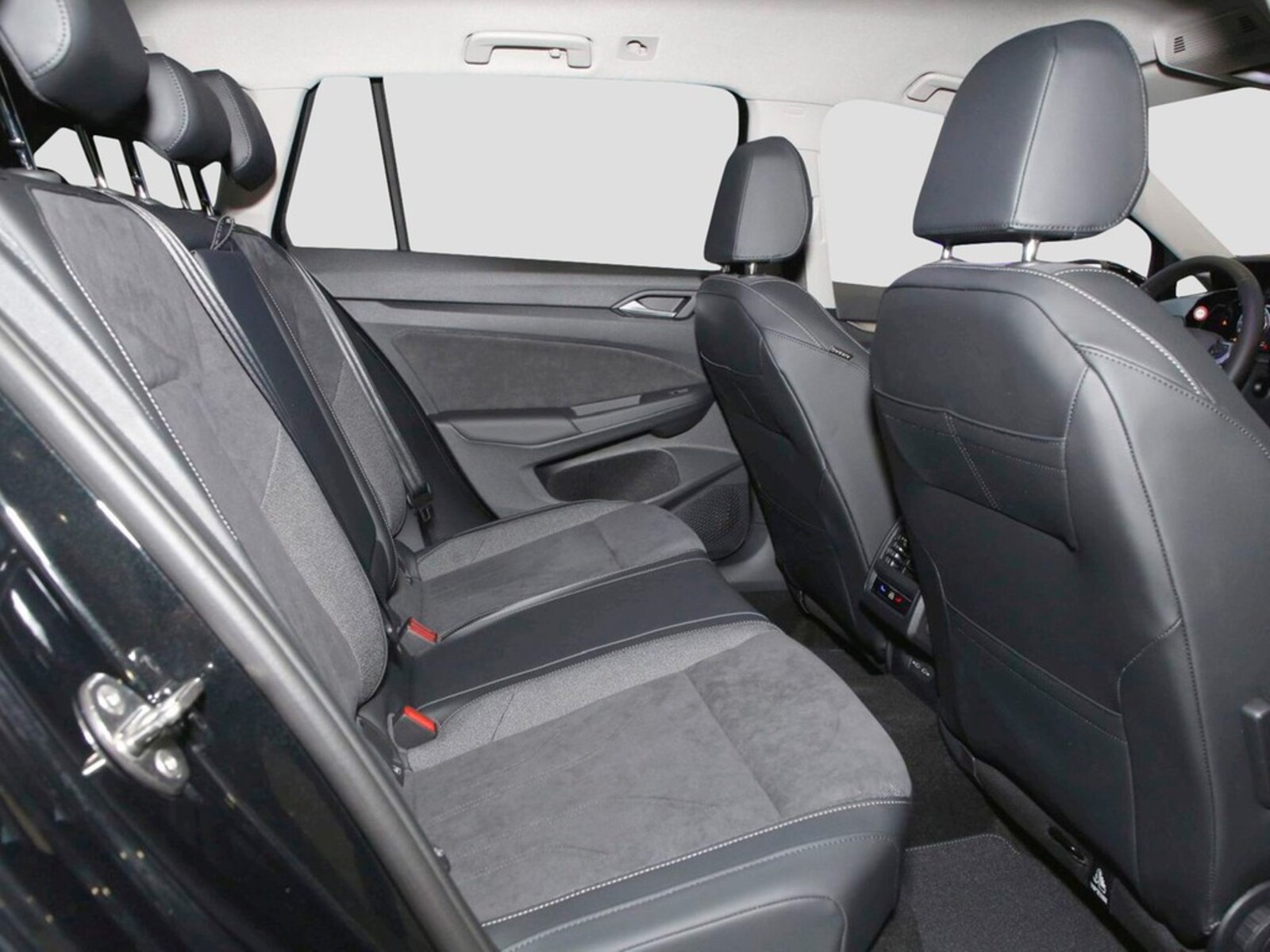 Volkswagen Golf Variant – Bild 11