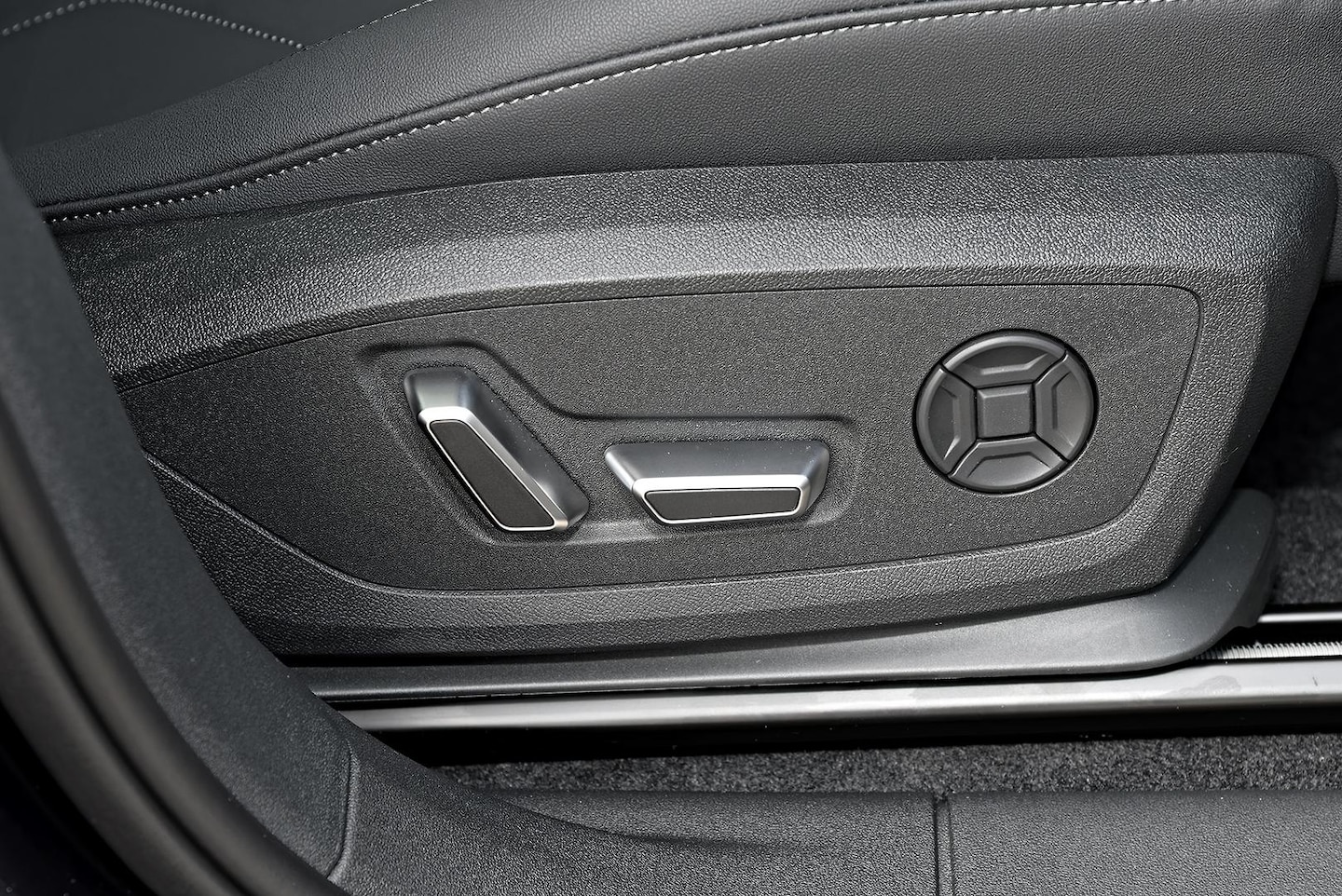Image about Audi Q3 SUV TFSI quattro 195 kW