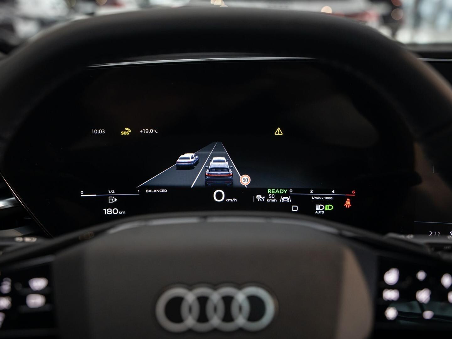 Bild über Audi Q5 Sportback TDI quattro 150 kW S tronic - für weitere Informationen kontaktieren Sie den Audi Partner
