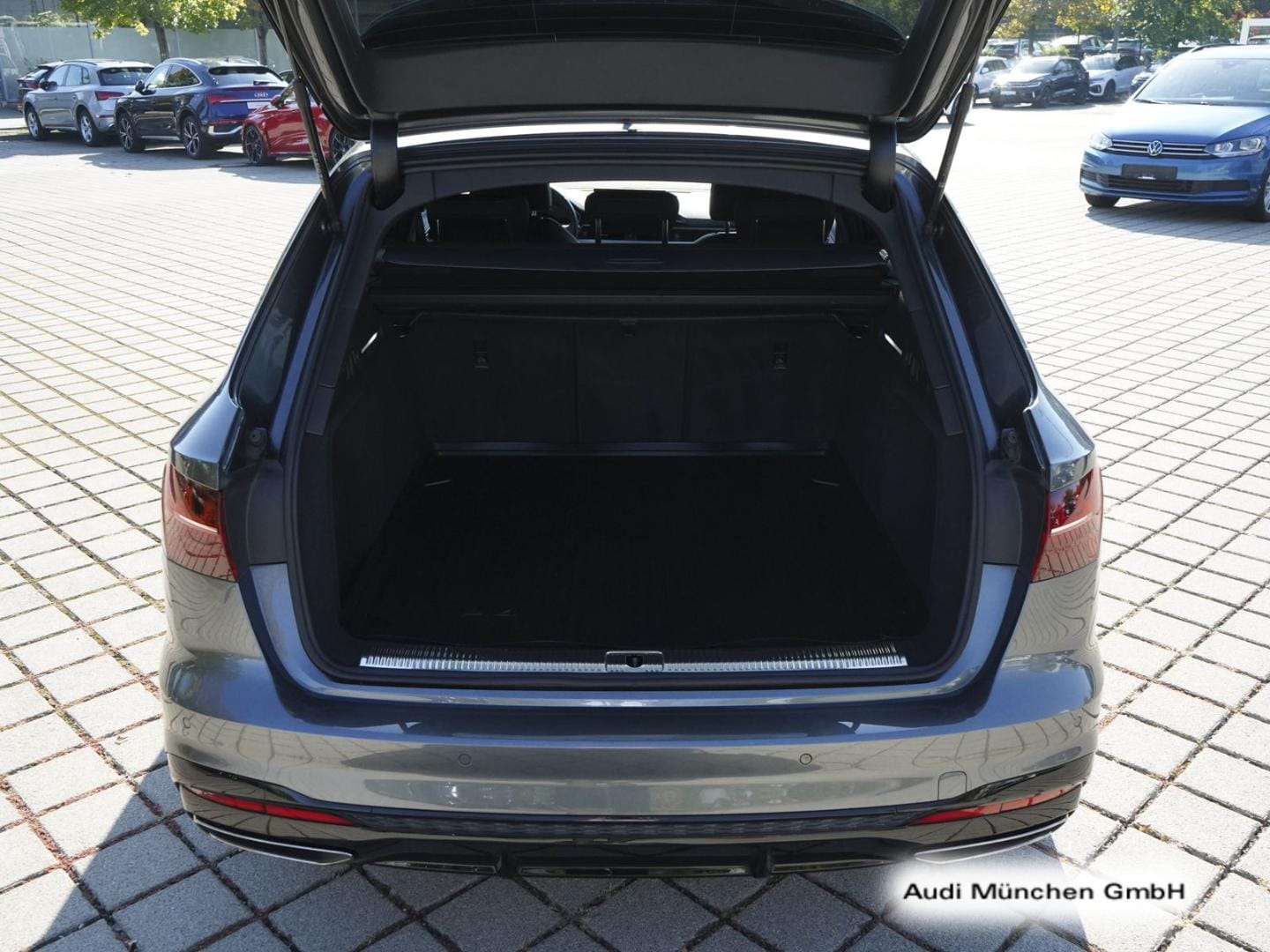 Bild über Audi A4 Avant S line 40 TFSI S tronic - für weitere Informationen kontaktieren Sie den Audi Partner