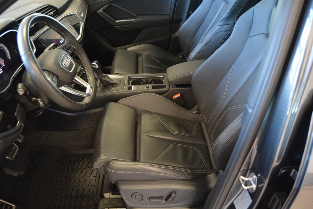 Bild som visar&nbsp;Audi Q3 Sportback&nbsp;Q3 Sportback 45 TFSI quattro S line 245 hk S tronic - för mer information kontakta din Audi Partner