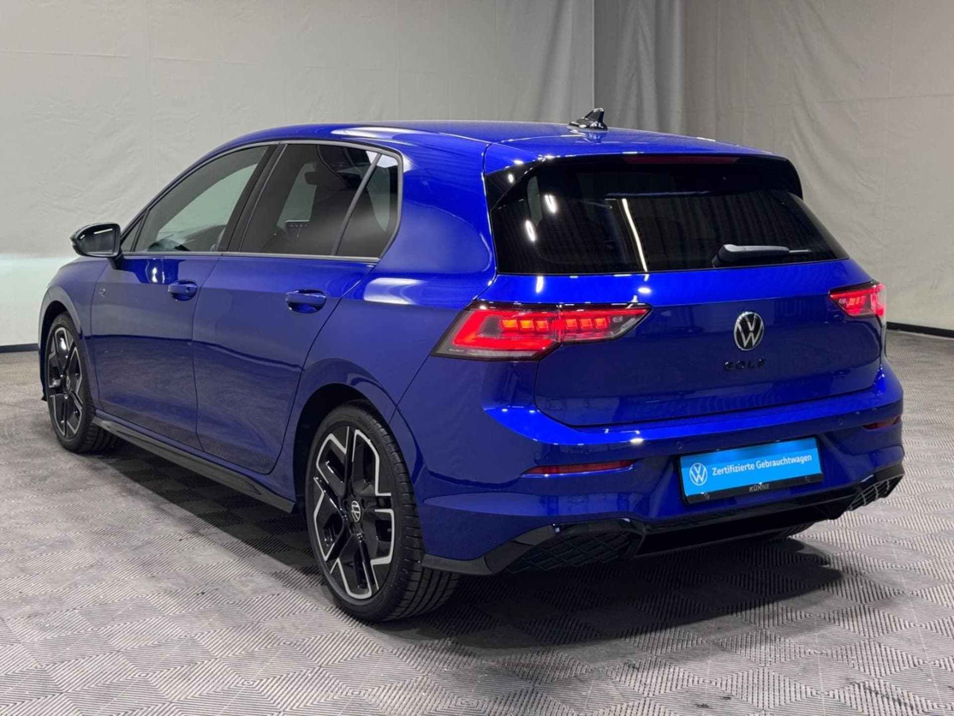Volkswagen Golf R-Line