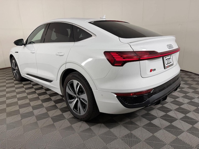 2024 Audi Q8 Sportback e-tron