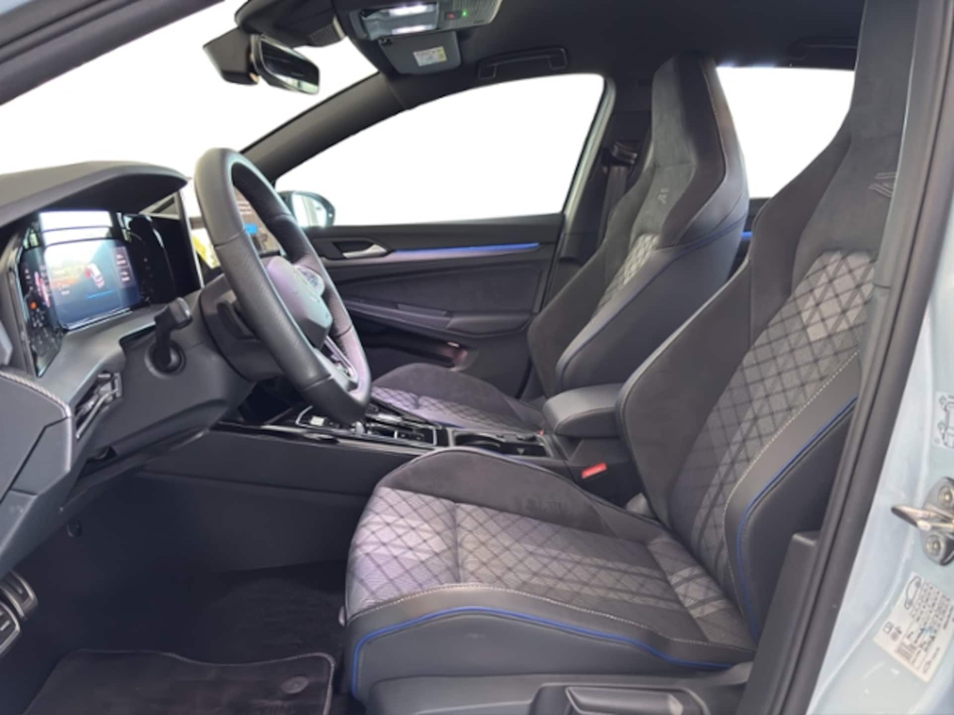 Volkswagen Golf R-Line