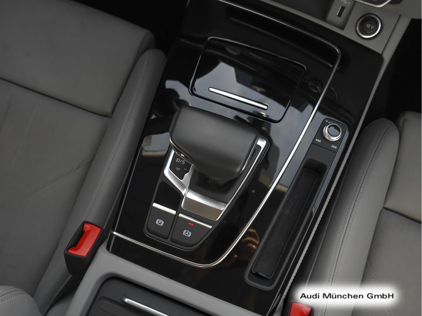 Bild über Audi Q5 Sportback TFSI e S line 55 TFSI e quattro S tronic - für weitere Informationen kontaktieren Sie den Audi Partner