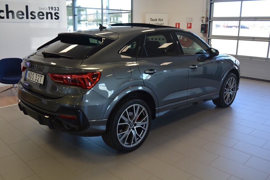 Bild som visar&nbsp;Audi Q3 Sportback&nbsp;Q3 Sportback 45 TFSI quattro S line 245 hk S tronic - för mer information kontakta din Audi Partner